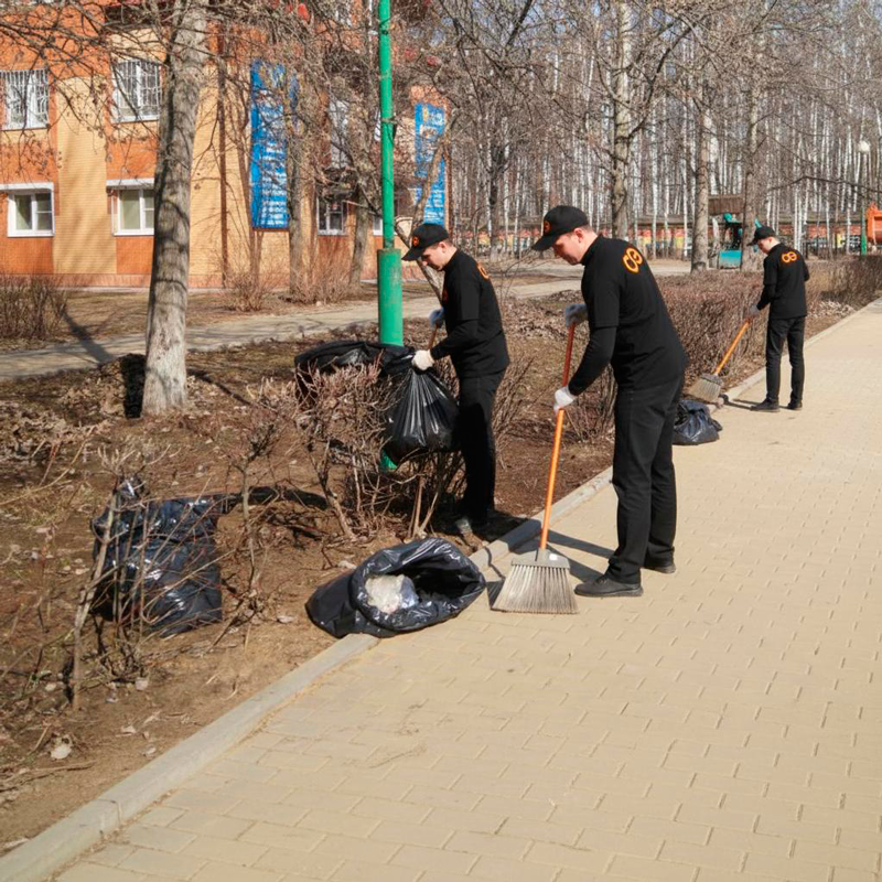 Уборка листьев в Медногорске